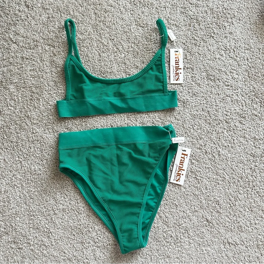 NWT Frankie’s Bikinis Gabrielle Two Piece Swimsuit Top Bottom Emerald Green XS